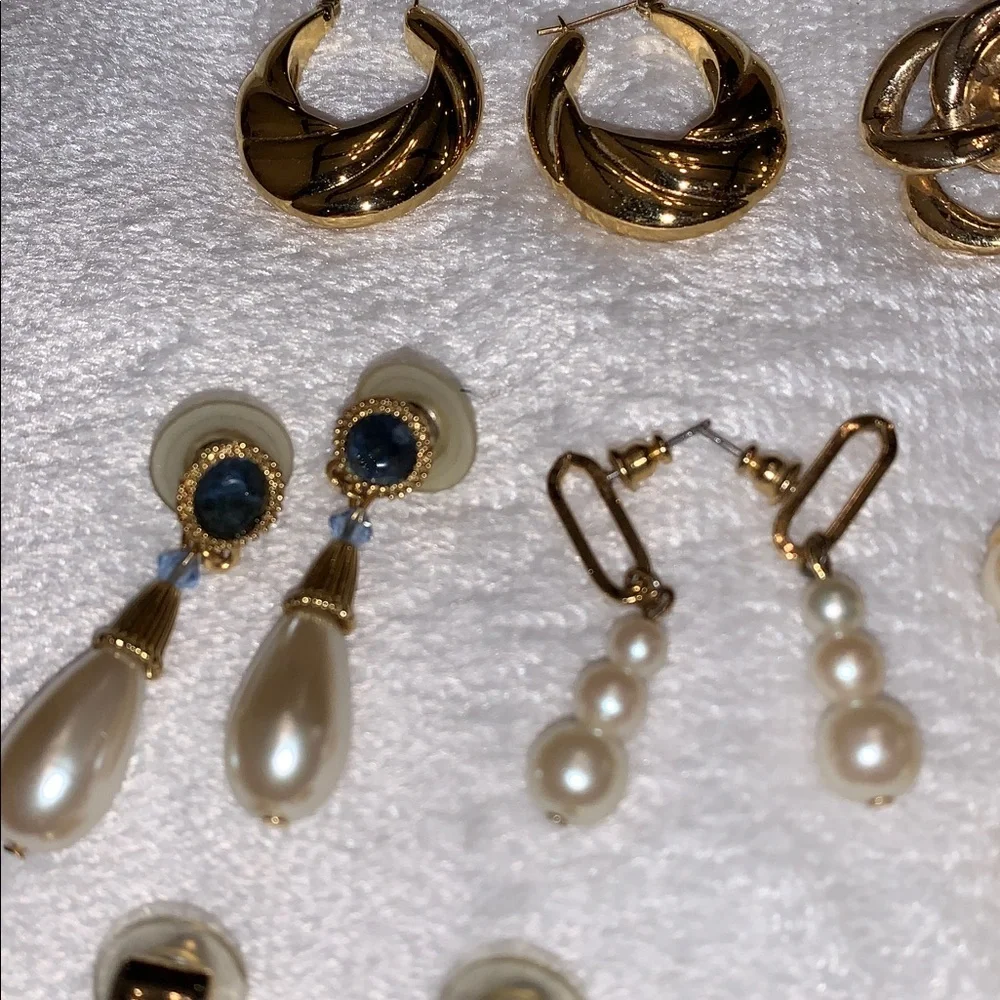 Elegant Gold and Black Jewelry Set